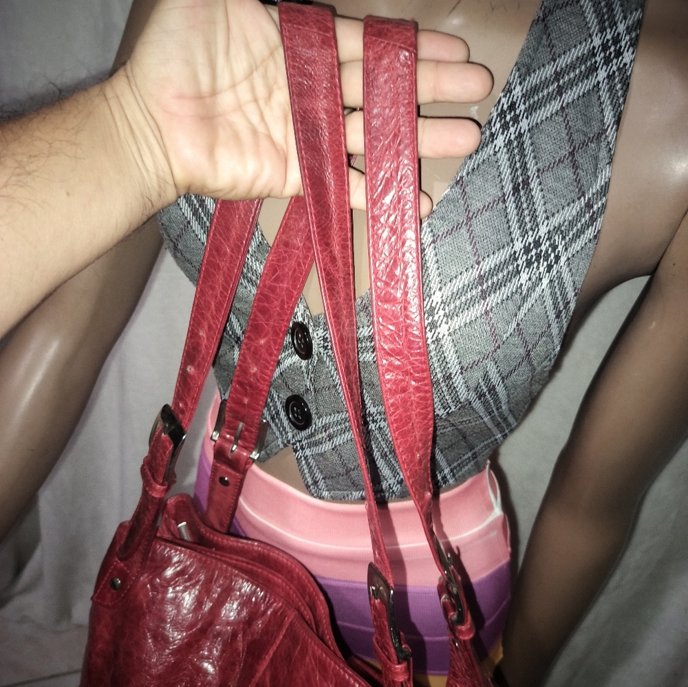 Latico Red Leather Shoulder Bag Double Zip. - Picture 14 of 16